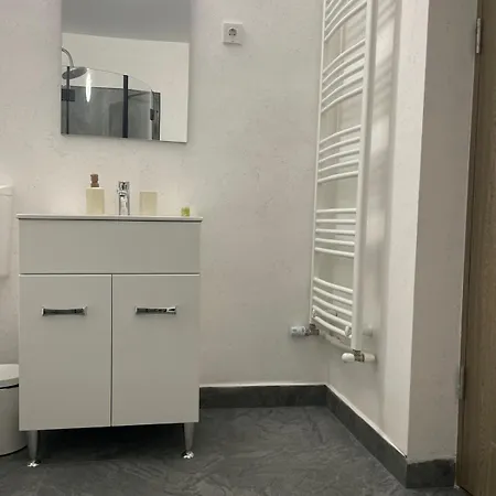 Aminah House * Köstence